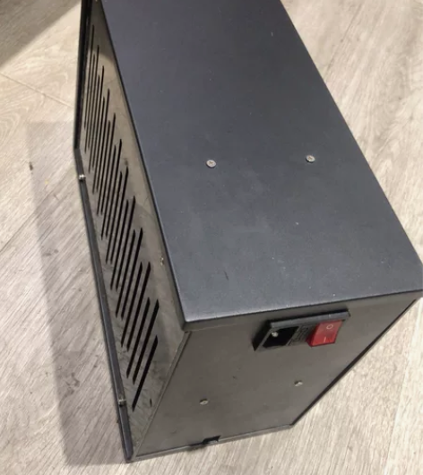 主板机 机箱 有5个 300块钱一个...