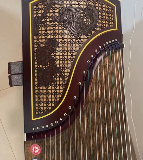 出售一台古筝一整套，用了一年多，有意向私聊...