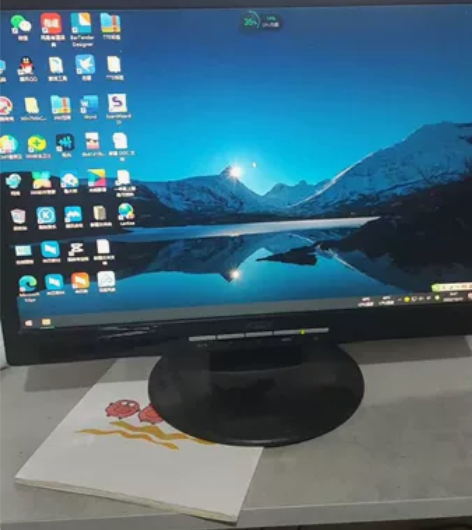 19寸LCd显示器，只有vga接口，分辨率...