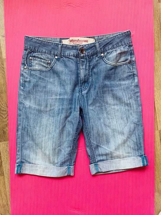 美邦牛仔短裤，夏天必备，成色自观，无破损，...