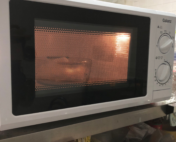 格兰仕微波炉，20L容量，95成新，刚用了...