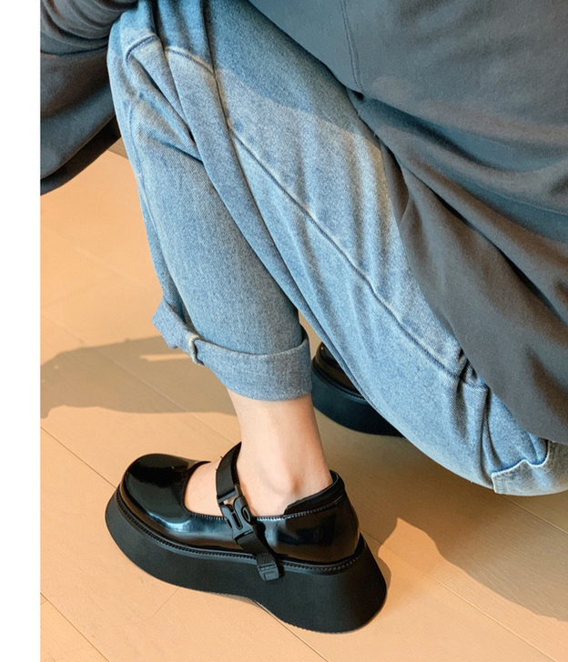 全新有鞋盒，厚底英伦风一字扣带松糕鞋