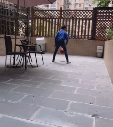 篮球，7号球，免费送打气筒和球针，9月份买...