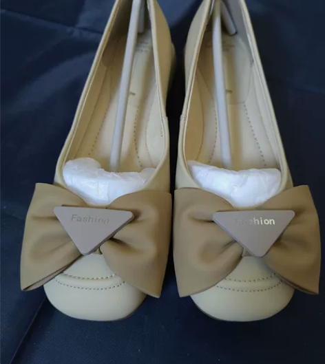 品牌全新35码单鞋，包邮50元，不退不换。...