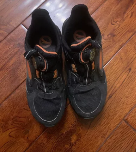 安踏男童鞋，37码具体如图。穿了一个多月小...