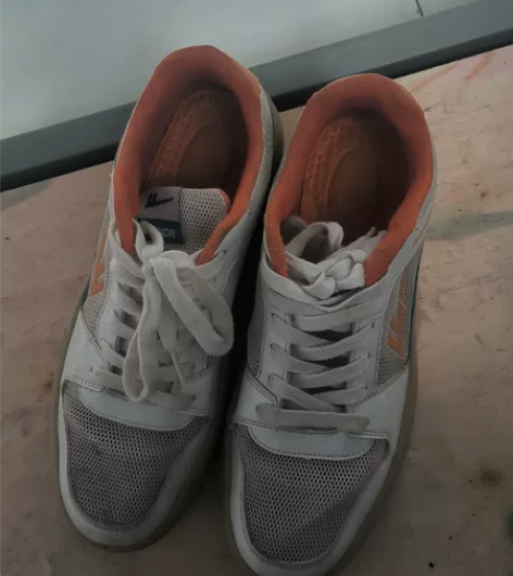 买的李宁板鞋，然后不想穿，一直放着 感兴趣...