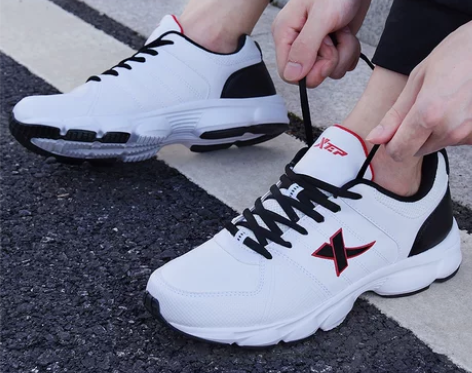特步鞋 男鞋夏季新款透气跑步鞋子男士网面薄...