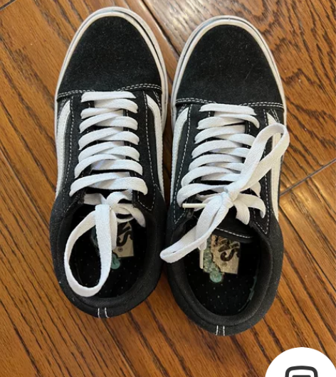 vans穿的很少，有浮灰，清理一下就好了 ...