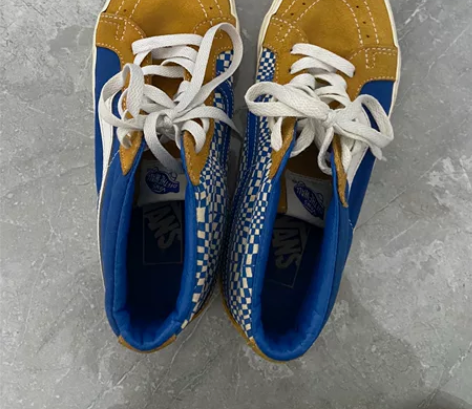 VANS女鞋37码，实体店购买，保真。 一...