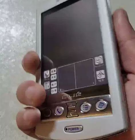 索尼peg-n700c掌上电脑  成色还行...