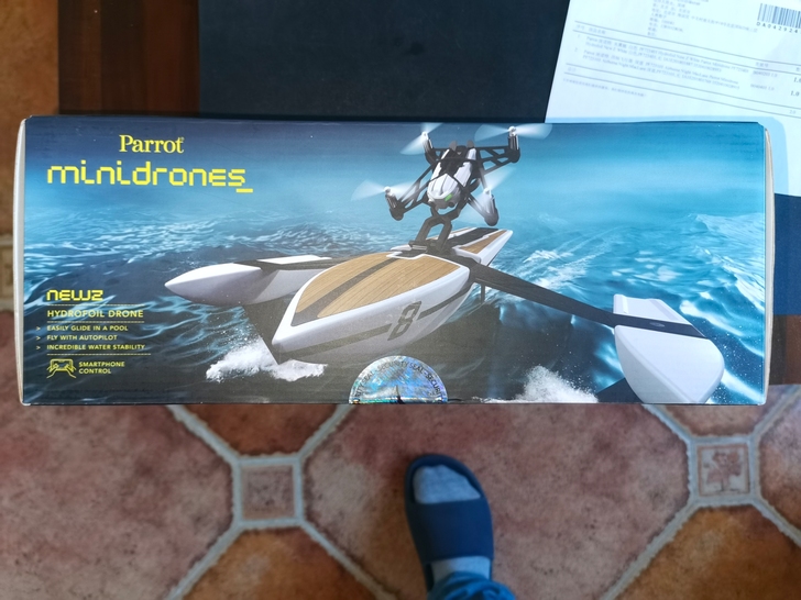 Parrot 派诺特 水空两用无人机