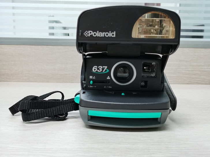 Polaroid宝丽来637