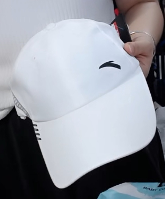 安踏帽子