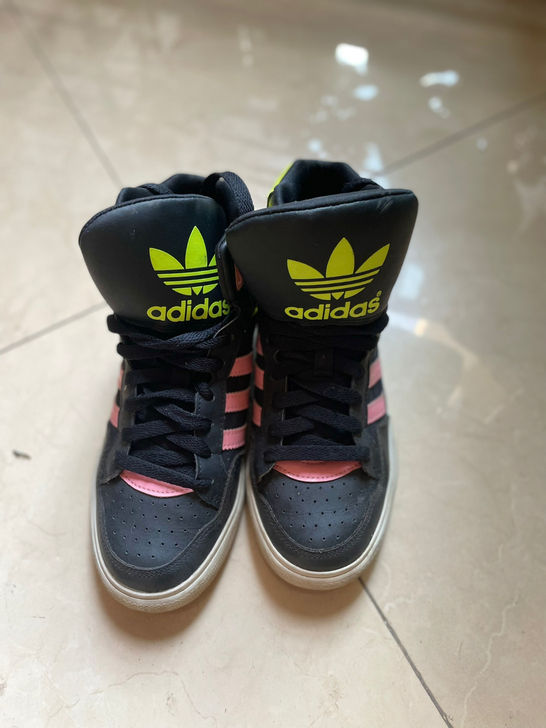 adidas板鞋