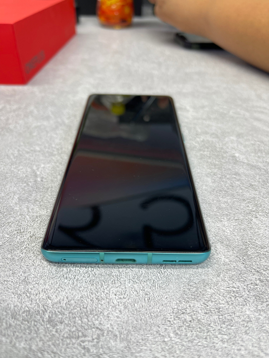 一加8pro 8+128 99新 全套配件...