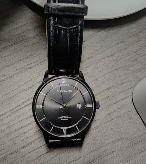 天王 tianwang 黑色石英表，超薄手...
