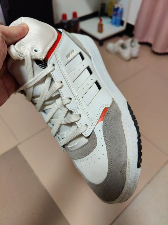 阿迪达斯 EE5220