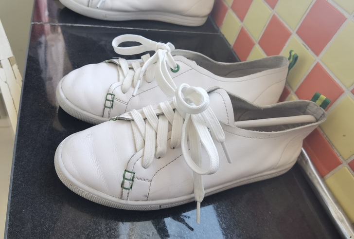 奥康小白鞋 35一双，皮质超软超舒服