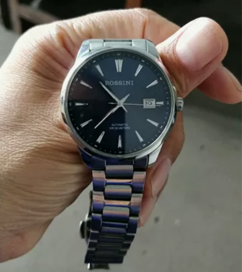 罗西尼全自动机械表。防水带夜光。有轻微使用...