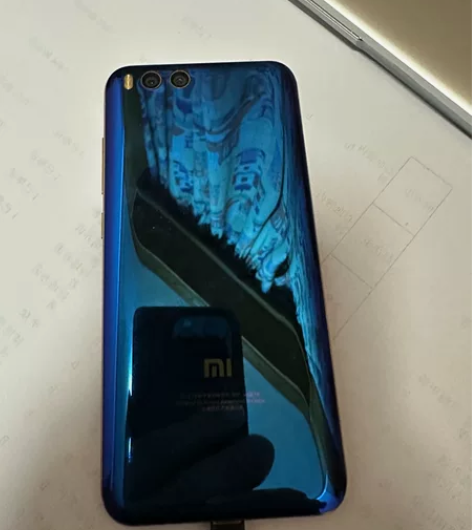 小米6 蓝色4+64G ，成色还可以， 感...