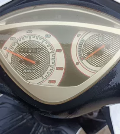 国威125踏板摩托车，19年上牌，行驶不到...