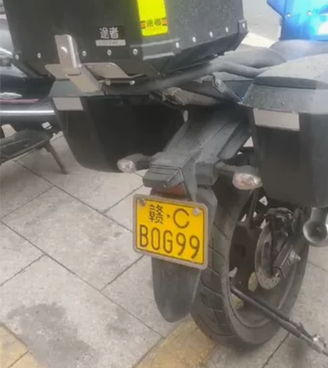 低价出售18年底的一手铃木GXS155摩托...