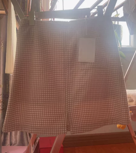 A字裙，全新 感兴趣的话点“我想要”和我私...