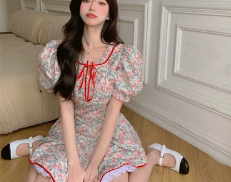 法式田园风甜美蕾丝碎花连衣裙女夏季2021...