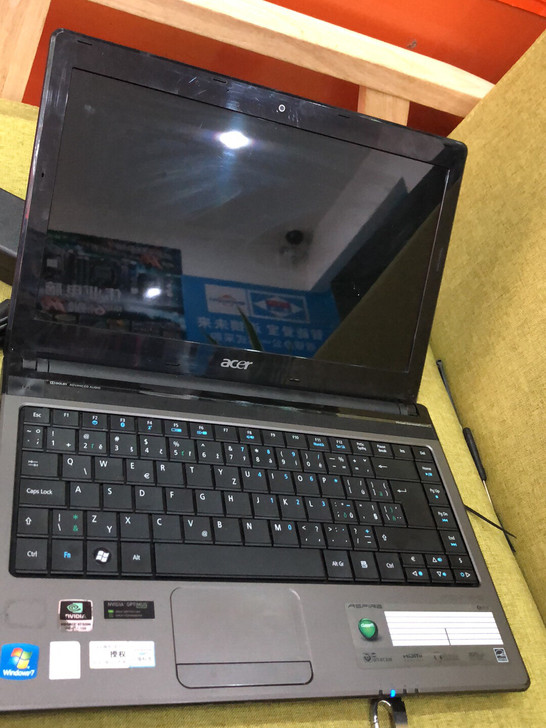 宏基i3 4g. 128g 独显 Win7...