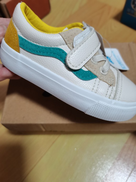全新春款帆布鞋小白鞋