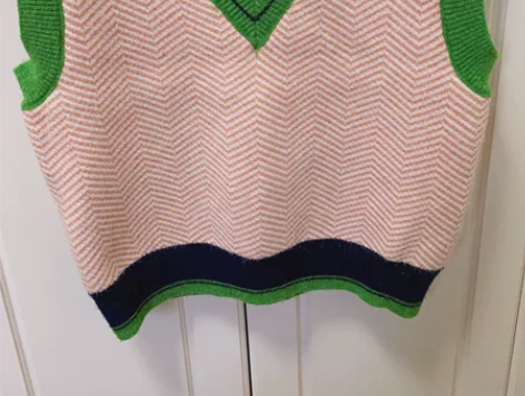 针织背心特卖150 感兴趣的话点“我想要”...