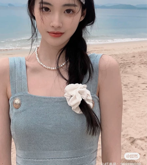 雾霾蓝吊带背心(穿过1次) 感兴趣的话点“...