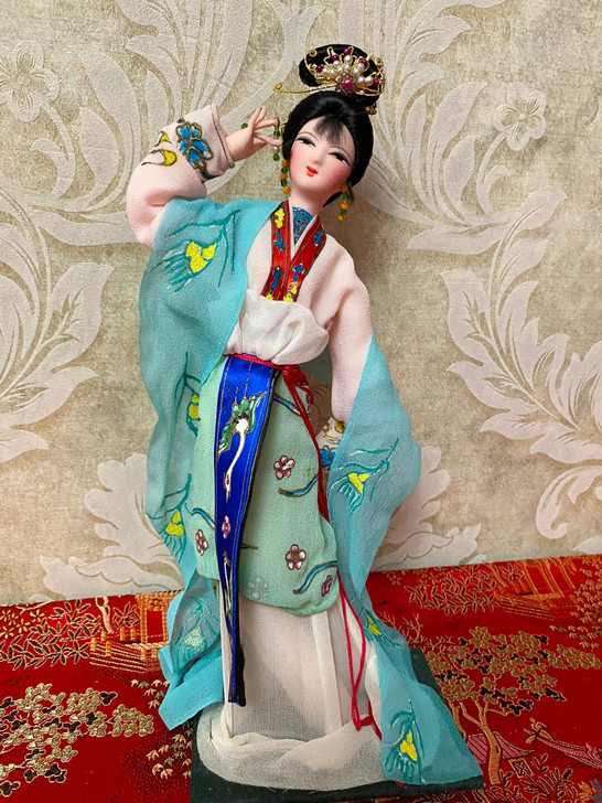 北京绢人，北洋工艺品厂出品，高27cm，绢...