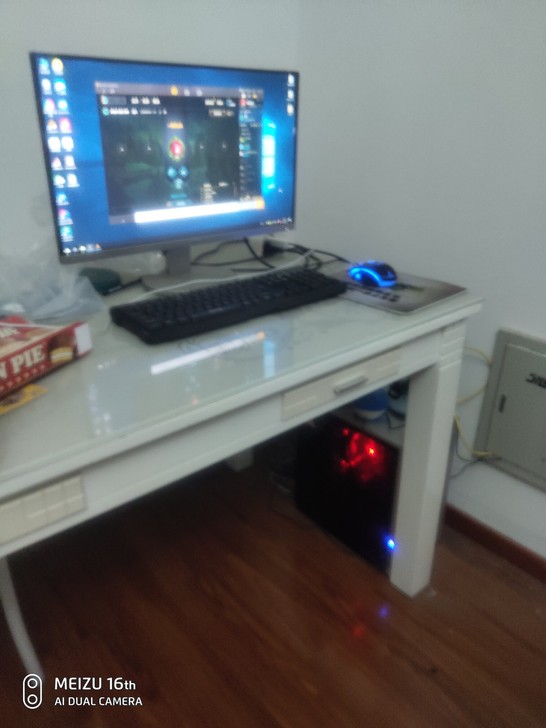 i5 8400 台式机带显示器,18年自己...