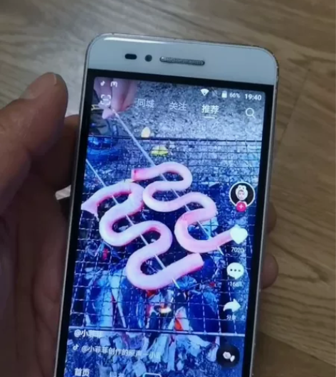 中兴BA611T高配手机，3+32G，电池...