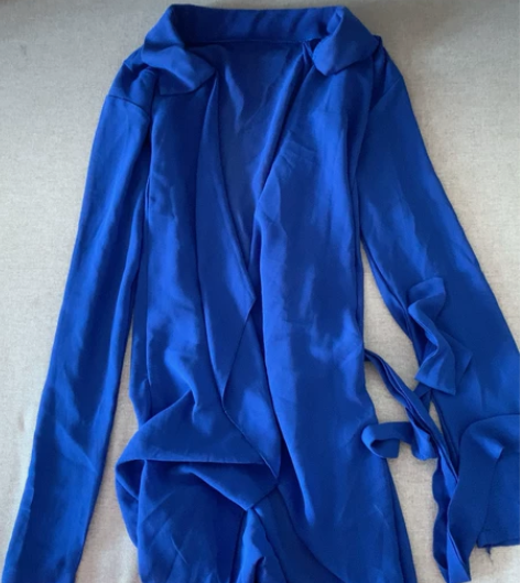 轻薄防晒深蓝外套 感兴趣的话点“我想要”和...