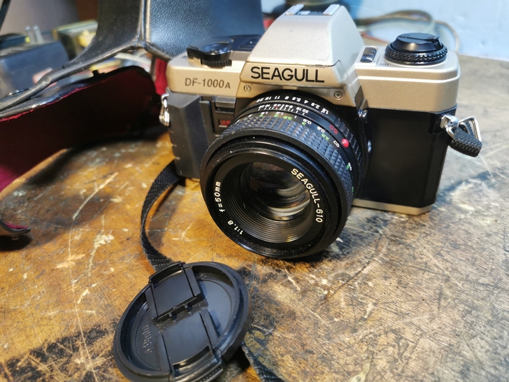 海鸥DF-1000A单反相机一台。机器原装...