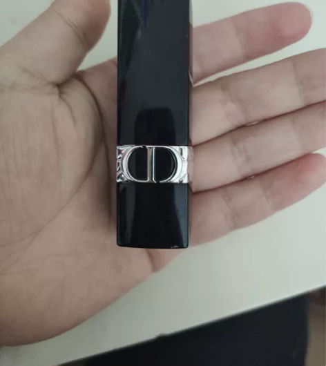 迪奥哑光999，女生的口红总是用不完的，所...