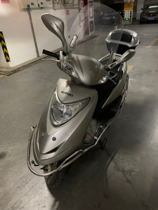 南京大牌12年铃木125代步踏板 号码靓 ...