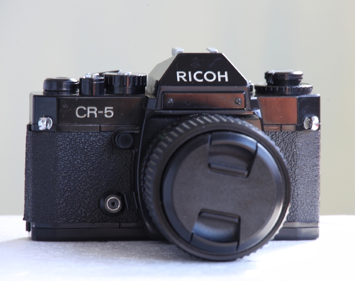 日产理光CR~5胶片相机。
