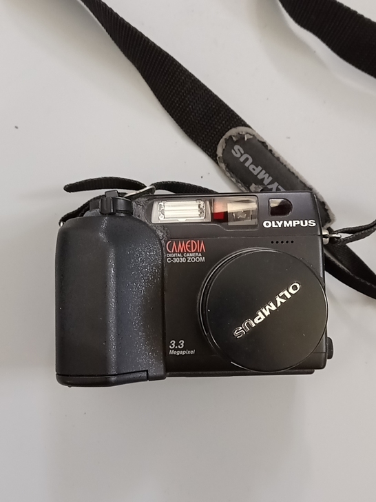 奥林巴斯数码机，日本到手无拆修，都没有测试...