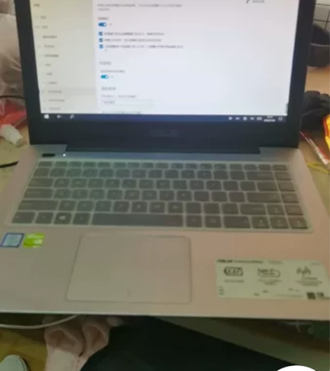 华硕f456u 95新 很少用，无维修。以...