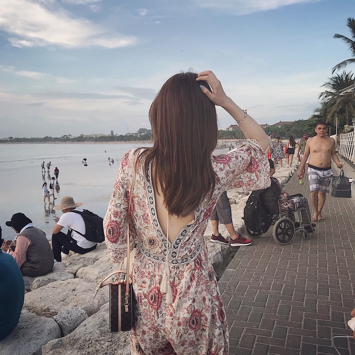 美美的夏夏：2018新款印花民族风清凉开叉...