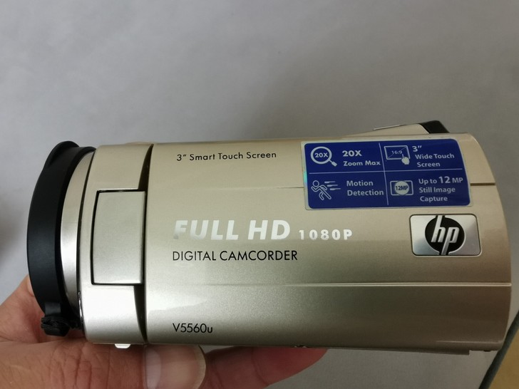 个人一手摄像机，用的很少，好玩买的，一直闲...