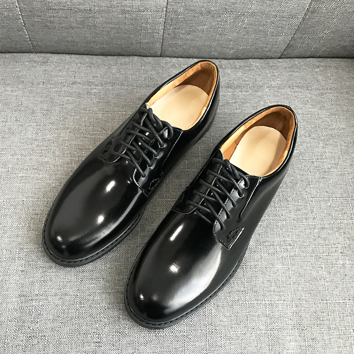 布洛克真皮小皮鞋