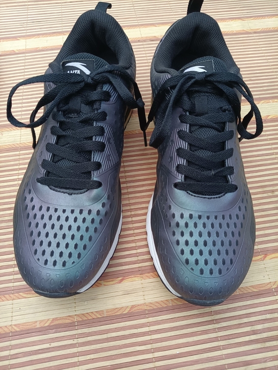 二手男鞋，安踏运动鞋43码   鞋子保证正...