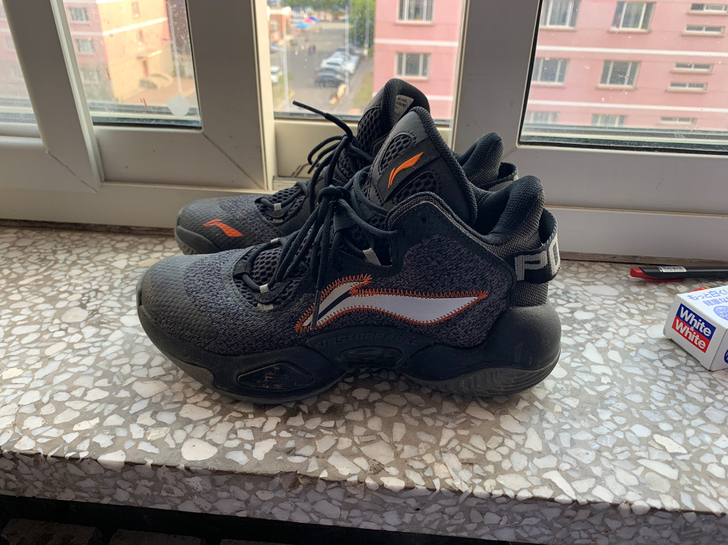 40码李宁空袭6黑橙配色