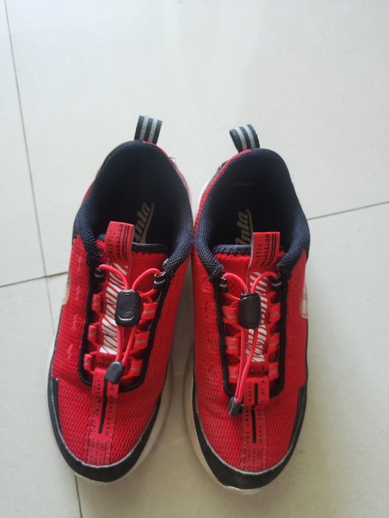 安踏运动鞋，36码，孩子穿着小了，磨损情况...