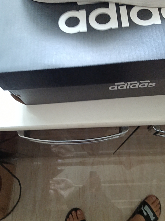 全新 正品阿迪达斯三叶草贝壳全皮，不是革的...