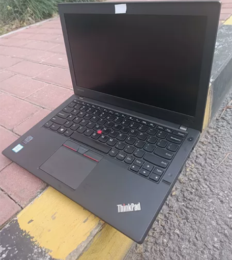 Thinkpad X260 具体配置看鲁大...